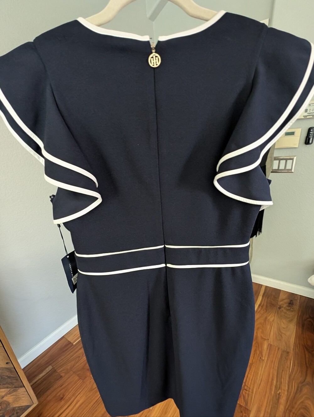 Tommy Hilfiger Navy Flutter Sleeve Sheath Dress Size 8 Nwt ❤️ - Picture 11 of 11